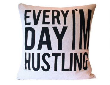 Hustling_Pillow_grande