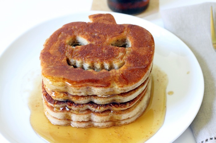 Halloween_Pumpkin_Pancakes_1